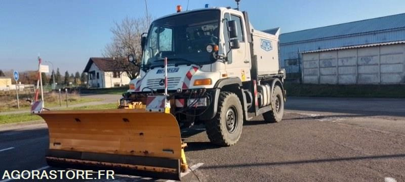 Mercedes UNIMOG U300 2011 24300 kms avec lame de déneigement + saleuse - 제설차량 : 사진 2 Mercedes UNIMOG U300 2011 24300 kms avec lame de déneigement + saleuse - 제설차량 : 사진 2