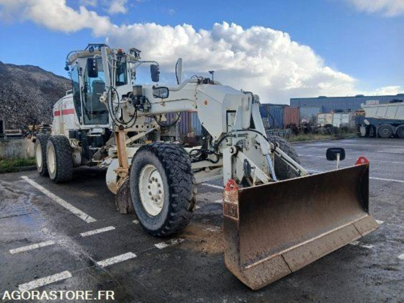 NIVEULEUSE - CATERPILLAR - 120M - 2011 - 12600H - 그레이더 : 사진 5 NIVEULEUSE - CATERPILLAR - 120M - 2011 - 12600H - 그레이더 : 사진 5