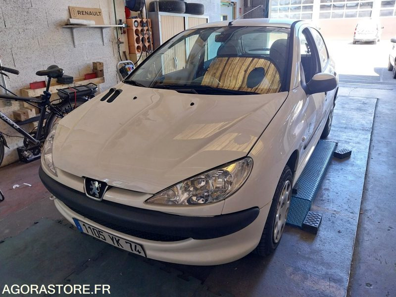 PEUGEOT 206 101700kms - 2005 - 차량 : 사진 1 PEUGEOT 206 101700kms - 2005 - 차량 : 사진 1