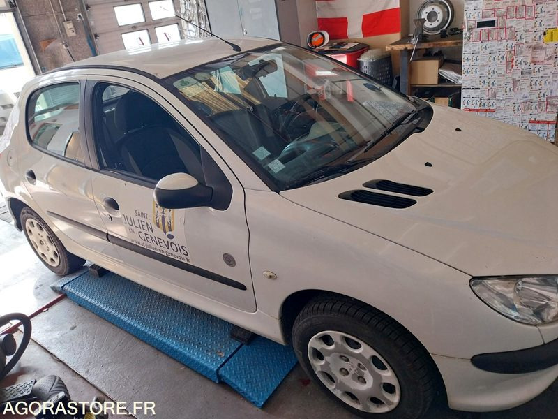 PEUGEOT 206 111000 kms - 2005 - 차량 : 사진 2 PEUGEOT 206 111000 kms - 2005 - 차량 : 사진 2