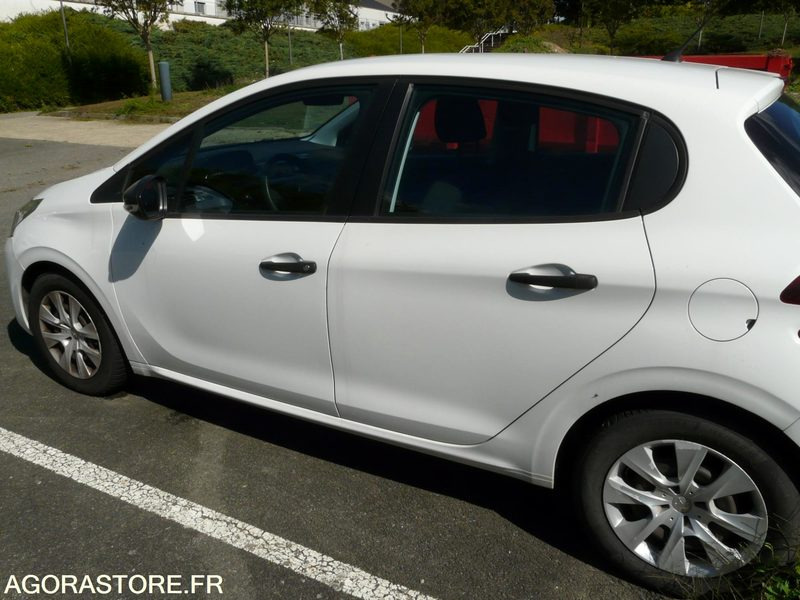 PEUGEOT 208 DX190CZ - 차량 : 사진 4 PEUGEOT 208 DX190CZ - 차량 : 사진 4