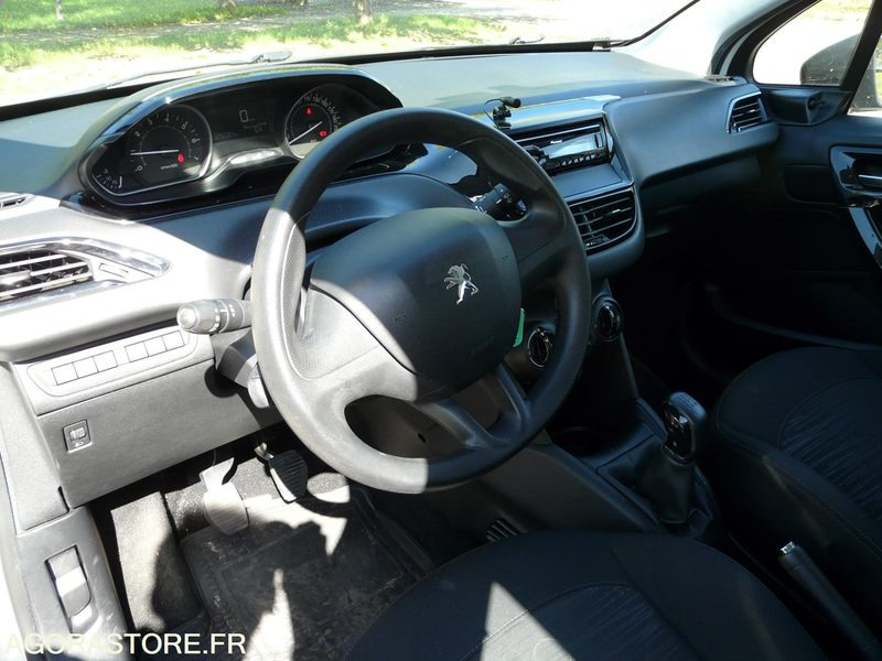 PEUGEOT 208 DX207CZ - 차량 : 사진 5 PEUGEOT 208 DX207CZ - 차량 : 사진 5