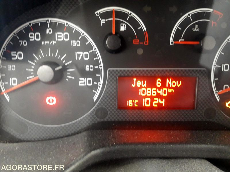 PEUGEOT BIPPER 2012 - 소형 밴 : 사진 4 PEUGEOT BIPPER 2012 - 소형 밴 : 사진 4