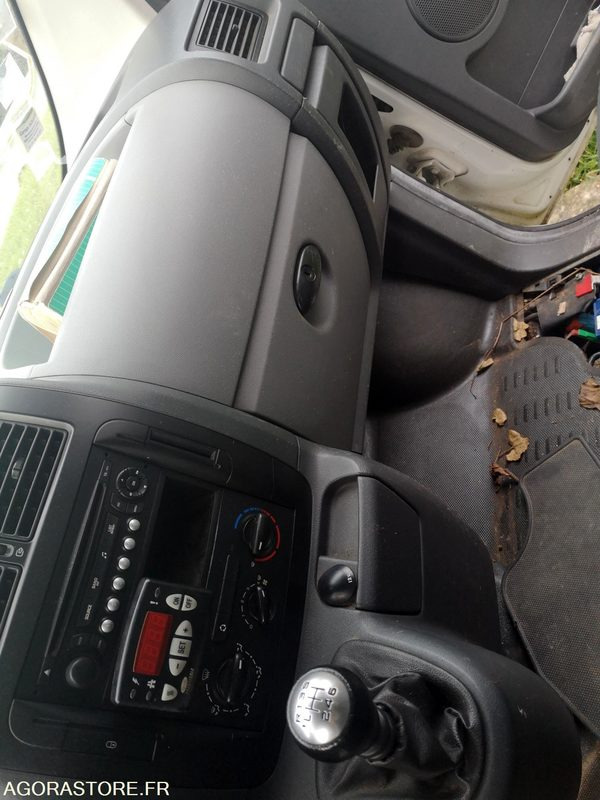 PEUGEOT FRIGORIFIQUE - 냉동 밴 : 사진 2 PEUGEOT FRIGORIFIQUE - 냉동 밴 : 사진 2