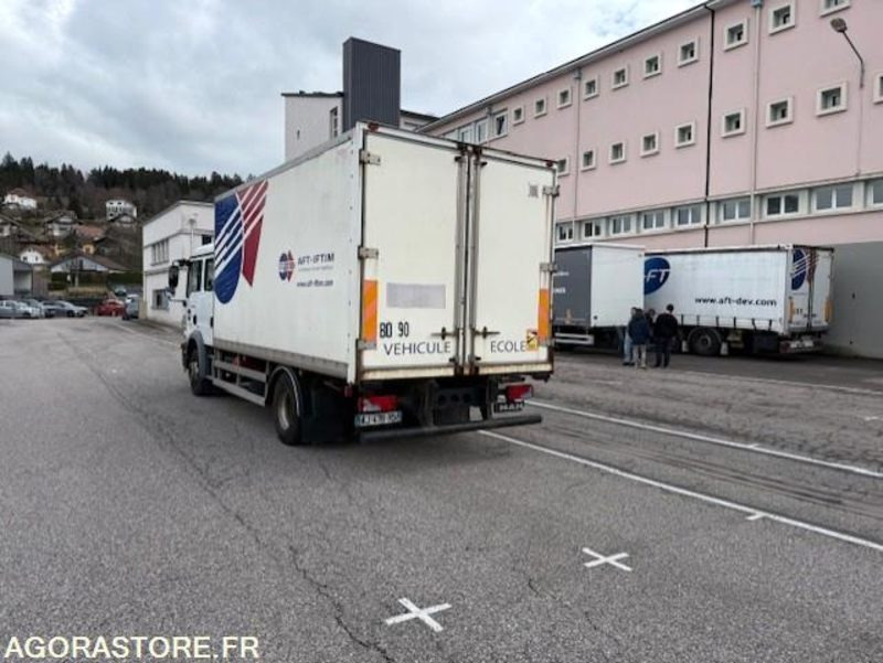 PORTEUR ROUTIER - MAN TGM 250 - Ex Véhicule Ecole - Parc 3804 - 트럭 : 사진 3 PORTEUR ROUTIER - MAN TGM 250 - Ex Véhicule Ecole - Parc 3804 - 트럭 : 사진 3