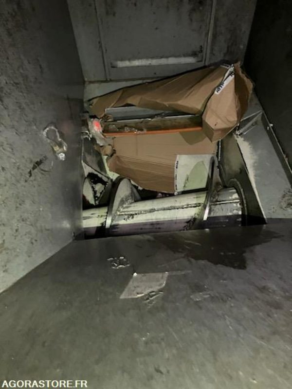 PRESSE A CARTON A VIS PRESTO SPN15 - 2009 - 도구/ 장비 : 사진 1 PRESSE A CARTON A VIS PRESTO SPN15 - 2009 - 도구/ 장비 : 사진 1