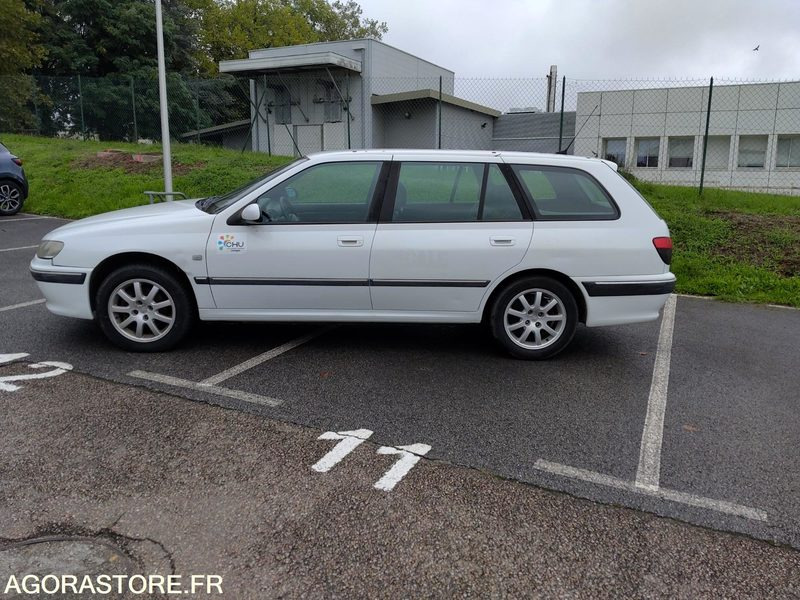 Peugeot 406 st pack sport break 2.2 essence 16v 160cv - 스테이션 왜건 : 사진 2 Peugeot 406 st pack sport break 2.2 essence 16v 160cv - 스테이션 왜건 : 사진 2