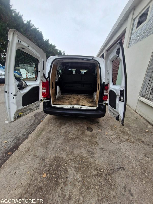 Peugeot partner cabine approfondie long 1.6 bluehdi 100 bvm5 CLIM 128863 kms - 소형 밴 : 사진 5 Peugeot partner cabine approfondie long 1.6 bluehdi 100 bvm5 CLIM 128863 kms - 소형 밴 : 사진 5