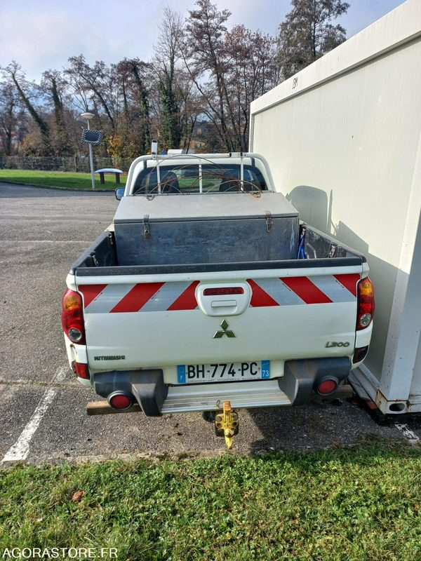 Pick-up Mitsubishi L200 de 2011 (réf. 4229) - 픽업트럭 : 사진 5 Pick-up Mitsubishi L200 de 2011 (réf. 4229) - 픽업트럭 : 사진 5
