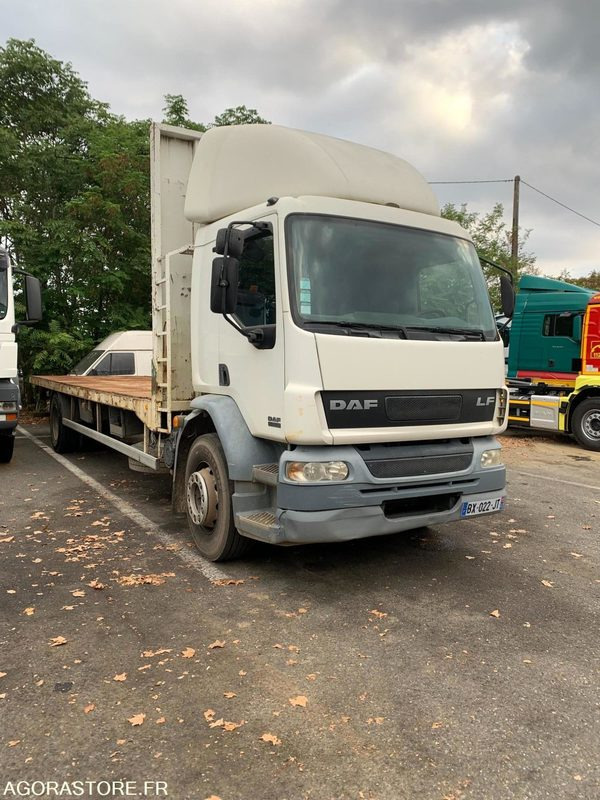 Porteur plateau DAF LF 18.250 - 2004 - 418000 Kms - 트럭 : 사진 1 Porteur plateau DAF LF 18.250 - 2004 - 418000 Kms - 트럭 : 사진 1
