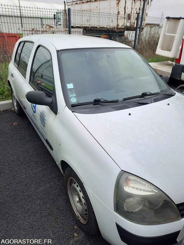 RENAULT CLIO - 2004 - 77850KM - 차량 : 사진 2 RENAULT CLIO - 2004 - 77850KM - 차량 : 사진 2