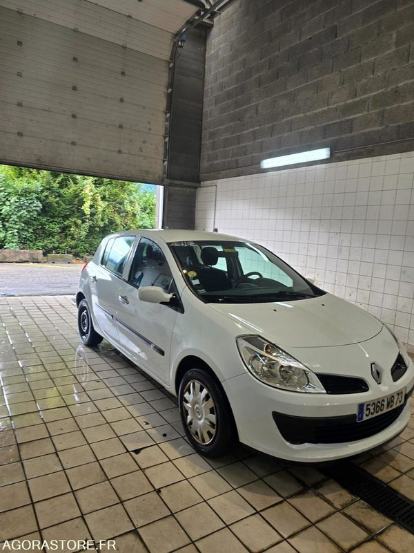 RENAULT CLIO - 차량 : 사진 3 RENAULT CLIO - 차량 : 사진 3