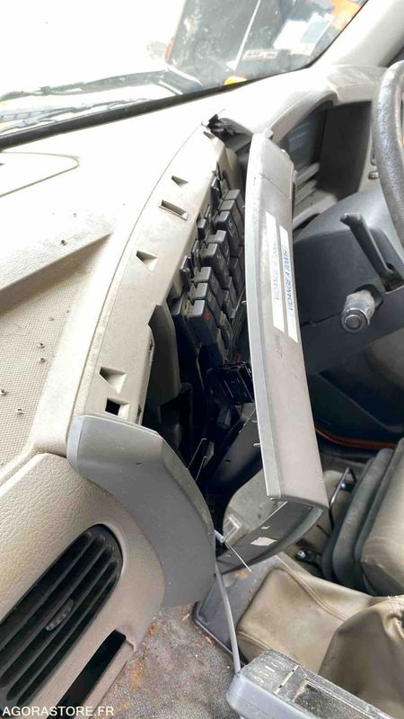 RENAULT DXI 310 - 거리 청소 차량 : 사진 4 RENAULT DXI 310 - 거리 청소 차량 : 사진 4