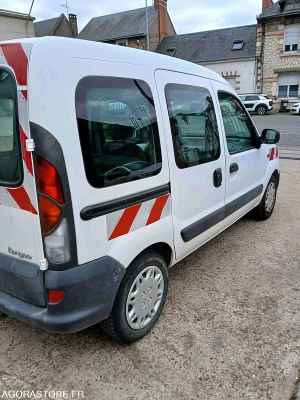 RENAULT KANGOO 1.2 - 차량 : 사진 5 RENAULT KANGOO 1.2 - 차량 : 사진 5