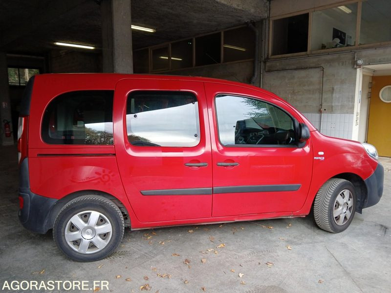 RENAULT KANGOO TPMR N°150546 - 스쿨버스 : 사진 1 RENAULT KANGOO TPMR N°150546 - 스쿨버스 : 사진 1