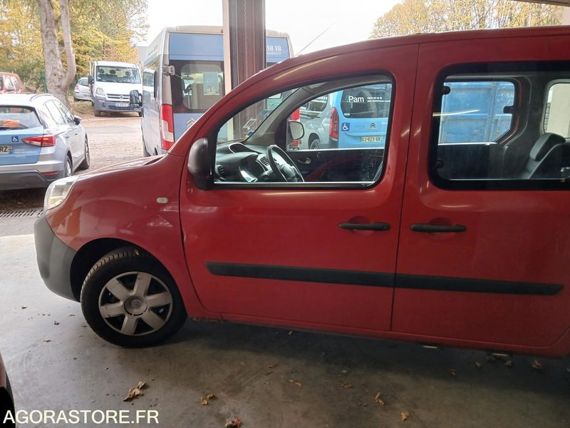 RENAULT KANGOO TPMR N°150546 - 스쿨버스 : 사진 4 RENAULT KANGOO TPMR N°150546 - 스쿨버스 : 사진 4