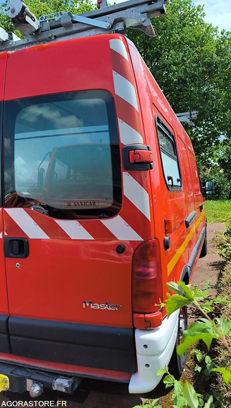 RENAULT MASTER II 2,5D - 2000 - 48197kms - 패널 밴 : 사진 4 RENAULT MASTER II 2,5D - 2000 - 48197kms - 패널 밴 : 사진 4