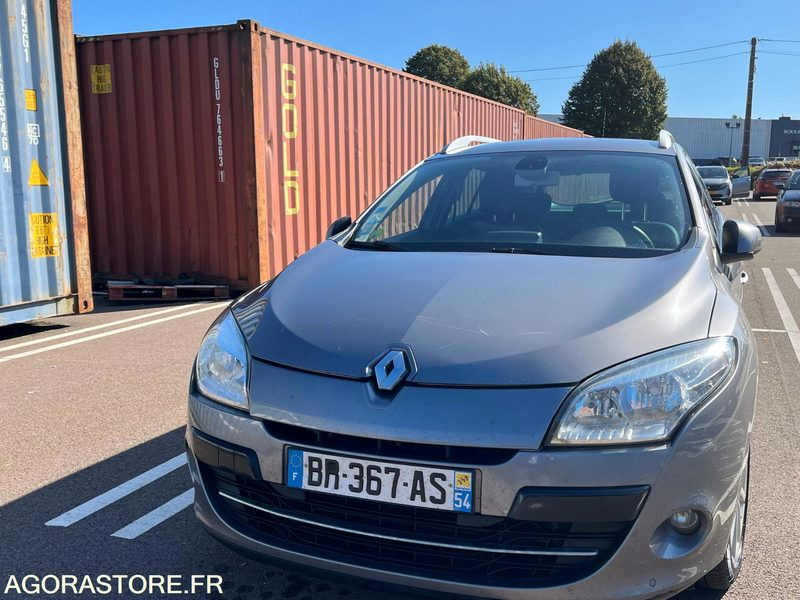 RENAULT MEGANE ESTATE XV DE FRANCE DCI 110 - 차량 : 사진 4 RENAULT MEGANE ESTATE XV DE FRANCE DCI 110 - 차량 : 사진 4
