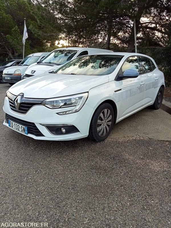 RENAULT MEGANE NON ROULANT 86F - 차량 : 사진 1 RENAULT MEGANE NON ROULANT 86F - 차량 : 사진 1