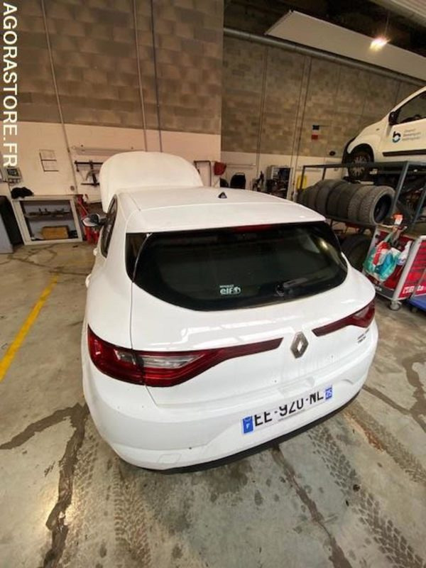 RENAULT MEGANE TCE 100 1472 - 차량 : 사진 2 RENAULT MEGANE TCE 100 1472 - 차량 : 사진 2