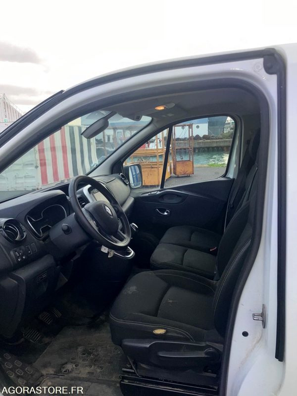 RENAULT TRAFIC - 2020 / 195994km (FN-908-WW) - 패널 밴 : 사진 5 RENAULT TRAFIC - 2020 / 195994km (FN-908-WW) - 패널 밴 : 사진 5