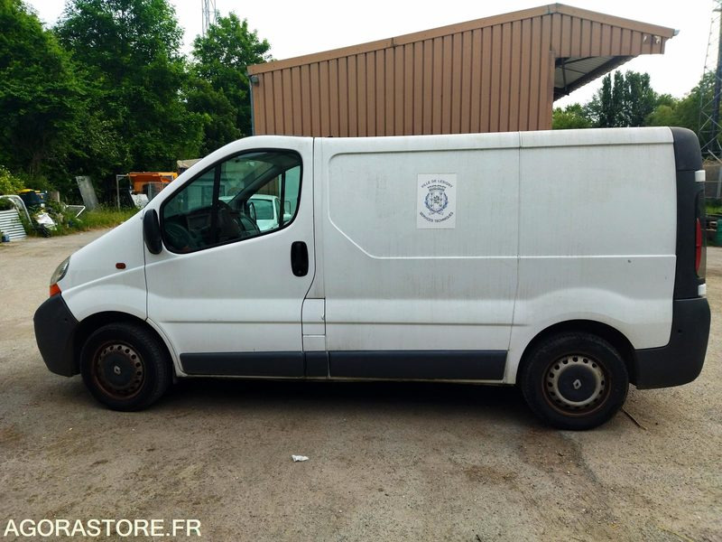 RENAULT TRAFIC DE 2005 71234 KM - 패널 밴 : 사진 4 RENAULT TRAFIC DE 2005 71234 KM - 패널 밴 : 사진 4