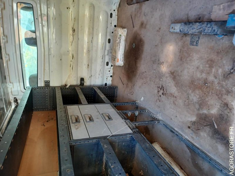 RENAULT TRAFIC / REF SCP : 818 - 패널 밴 : 사진 4 RENAULT TRAFIC / REF SCP : 818 - 패널 밴 : 사진 4