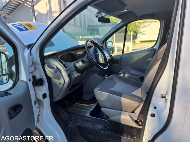 RENAULT TRAFIC - 소형 버스, 승합차 : 사진 5 RENAULT TRAFIC - 소형 버스, 승합차 : 사진 5