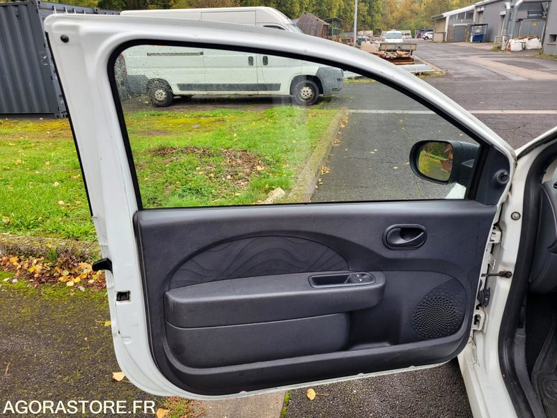 차량 RENAULT TWINGO - DB-290-VQ - VIN VF1CNJ10550142907 : 사진 11