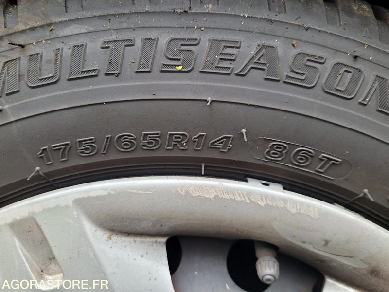 차량 RENAULT TWINGO - DB-290-VQ - VIN VF1CNJ10550142907 : 사진 9