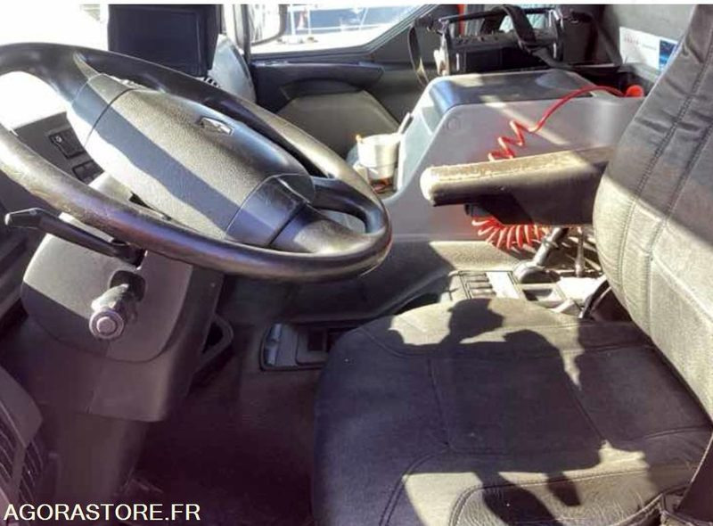 Renault Kerax 430 DXI plateau grue 8X4-2012 - 트럭 : 사진 4 Renault Kerax 430 DXI plateau grue 8X4-2012 - 트럭 : 사진 4