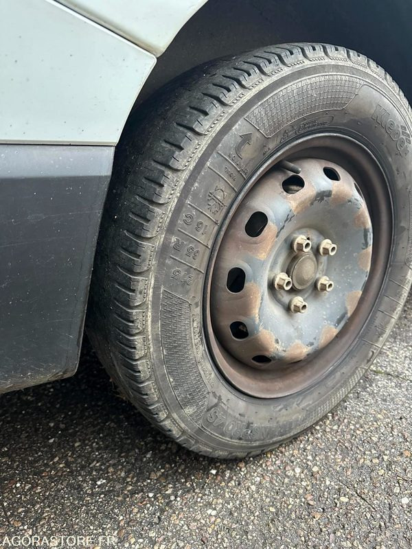 소형 버스, 승합차 Renault Trafic 8 places / ED-593-MY / 463 642kms : 사진 14 소형 버스, 승합차 Renault Trafic 8 places / ED-593-MY / 463 642kms : 사진 14