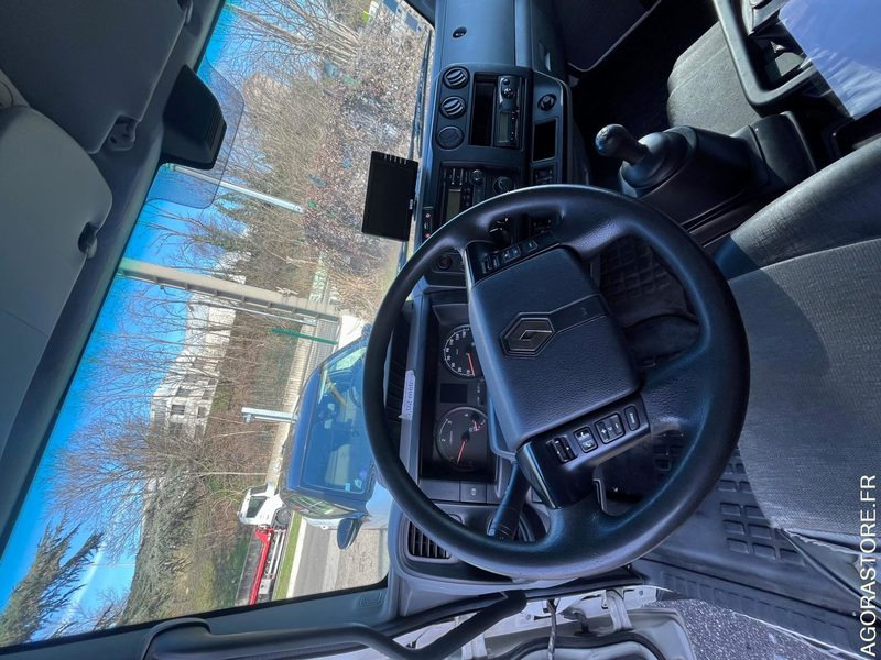 Renault trucks RENAULT D CAISSE 20M3 3.0L 177 CV BVA 7T500 - 2015 - 135 000km - 밴 : 사진 5 Renault trucks RENAULT D CAISSE 20M3 3.0L 177 CV BVA 7T500 - 2015 - 135 000km - 밴 : 사진 5