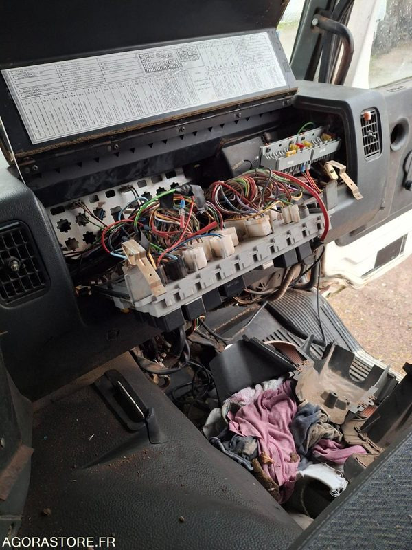 SCANIA M192 Chassis nu 249018 kms 1991 - 트럭 : 사진 4 SCANIA M192 Chassis nu 249018 kms 1991 - 트럭 : 사진 4