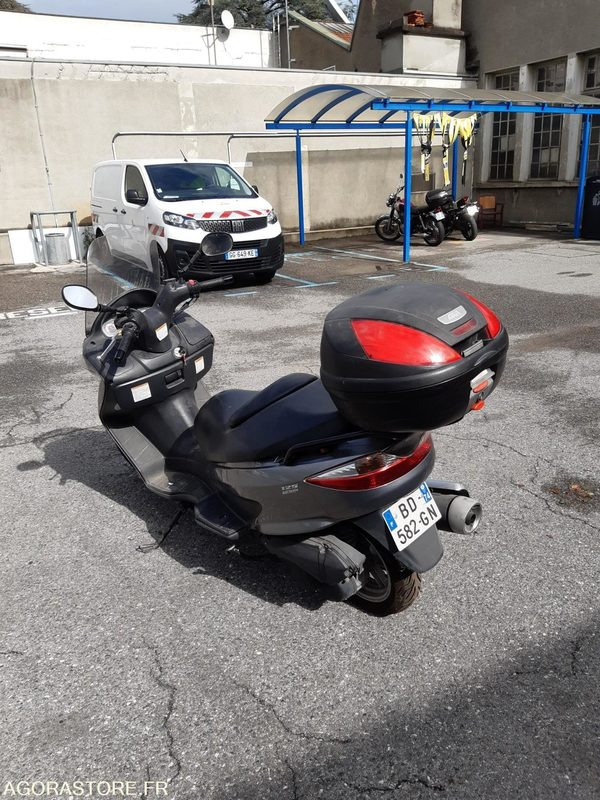 SCOOTER SUZUKI 125 - 오토바이 : 사진 3 SCOOTER SUZUKI 125 - 오토바이 : 사진 3