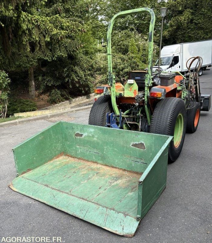 TRACTEUR KUBOTA L3300 - 장궤형 트랙터 : 사진 4 TRACTEUR KUBOTA L3300 - 장궤형 트랙터 : 사진 4