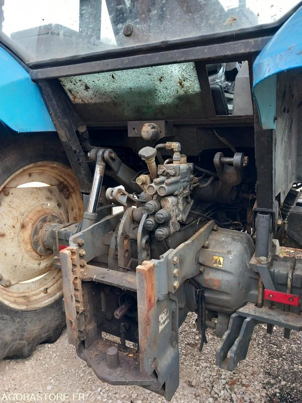 TRACTEUR NEW HOLLAND - 장궤형 트랙터 : 사진 3 TRACTEUR NEW HOLLAND - 장궤형 트랙터 : 사진 3
