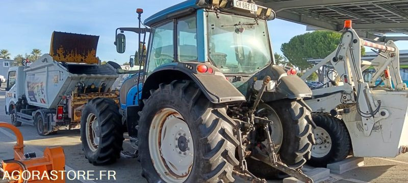 TRACTEUR VALTRA N101H CH-682-EQ 8575H AM 2007 - 장궤형 트랙터 : 사진 4 TRACTEUR VALTRA N101H CH-682-EQ 8575H AM 2007 - 장궤형 트랙터 : 사진 4