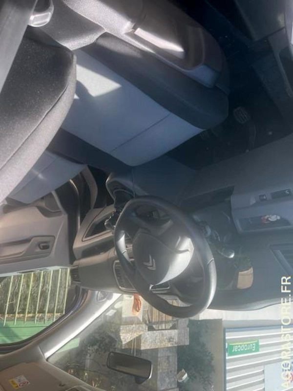 TTC / 0% TVA - MINIBUS CITROEN JUMPY SPACETOURER 1.5L BHDI - 4 portes - 2019 - 소형 버스, 승합차 : 사진 4 TTC / 0% TVA - MINIBUS CITROEN JUMPY SPACETOURER 1.5L BHDI - 4 portes - 2019 - 소형 버스, 승합차 : 사진 4