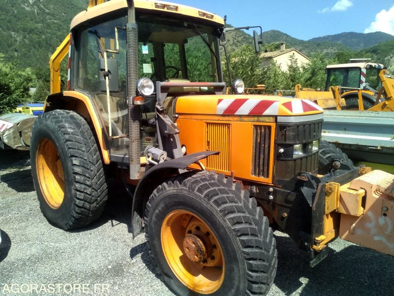 Tracteur John Deere 6220 4X4 - 2006 - 10558 heures avec épareuse NOREMAT Tonica - 농업용 기계 : 사진 1 Tracteur John Deere 6220 4X4 - 2006 - 10558 heures avec épareuse NOREMAT Tonica - 농업용 기계 : 사진 1