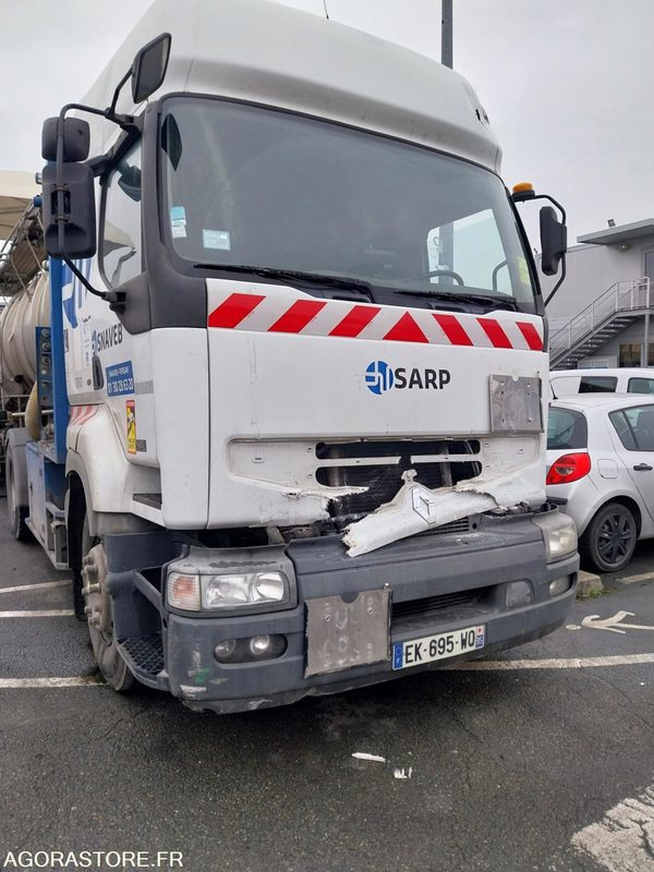 Tracteur RENAULT ADR pompe anneau liquide - 2003/ 808 664KM (ACCIDENTE) - 트랙터 유닛 : 사진 1 Tracteur RENAULT ADR pompe anneau liquide - 2003/ 808 664KM (ACCIDENTE) - 트랙터 유닛 : 사진 1