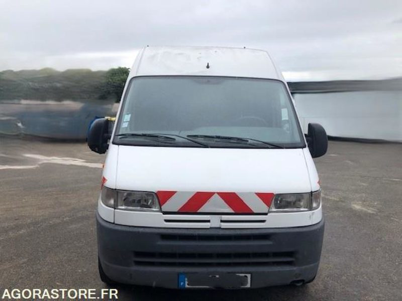 Véhicule PEUGEOT BOXER 2001 NON ROULANT EN L'ETAT - 소형 밴 : 사진 5 Véhicule PEUGEOT BOXER 2001 NON ROULANT EN L'ETAT - 소형 밴 : 사진 5
