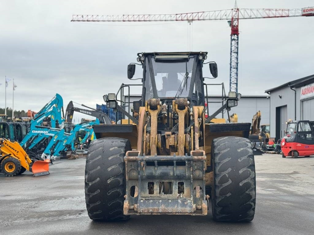 휠 로더 CAT 980M : 사진 8