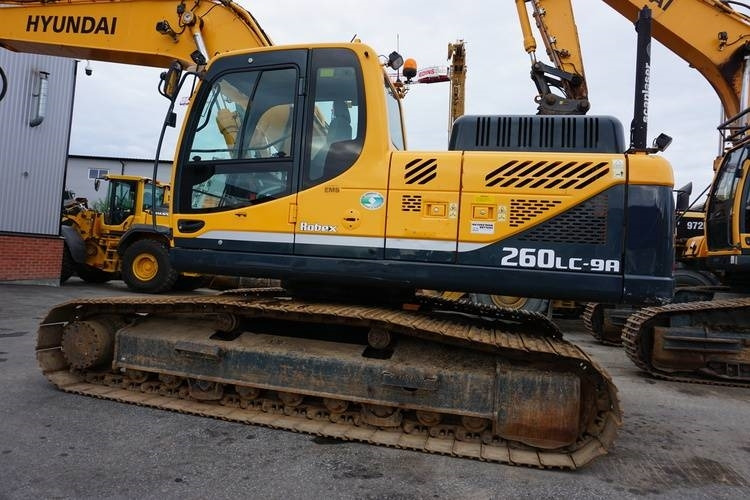Hyundai R260LC-9A - 크롤러 굴삭기 : 사진 2 Hyundai R260LC-9A - 크롤러 굴삭기 : 사진 2
