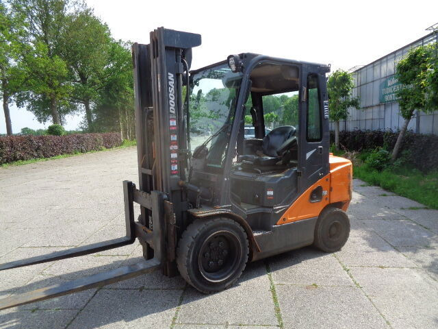 Doosan D35C-7 - 지게차 : 사진 4 Doosan D35C-7 - 지게차 : 사진 4