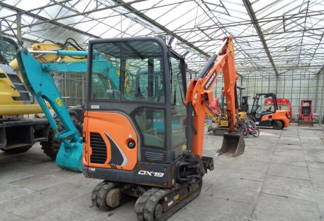 Doosan DX19 - 미니 굴삭기 : 사진 3 Doosan DX19 - 미니 굴삭기 : 사진 3