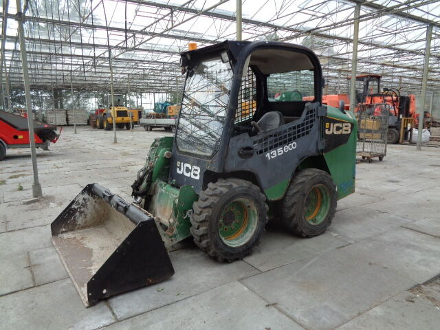 JCB 135 R - 스키드 스티어 로더 : 사진 1 JCB 135 R - 스키드 스티어 로더 : 사진 1