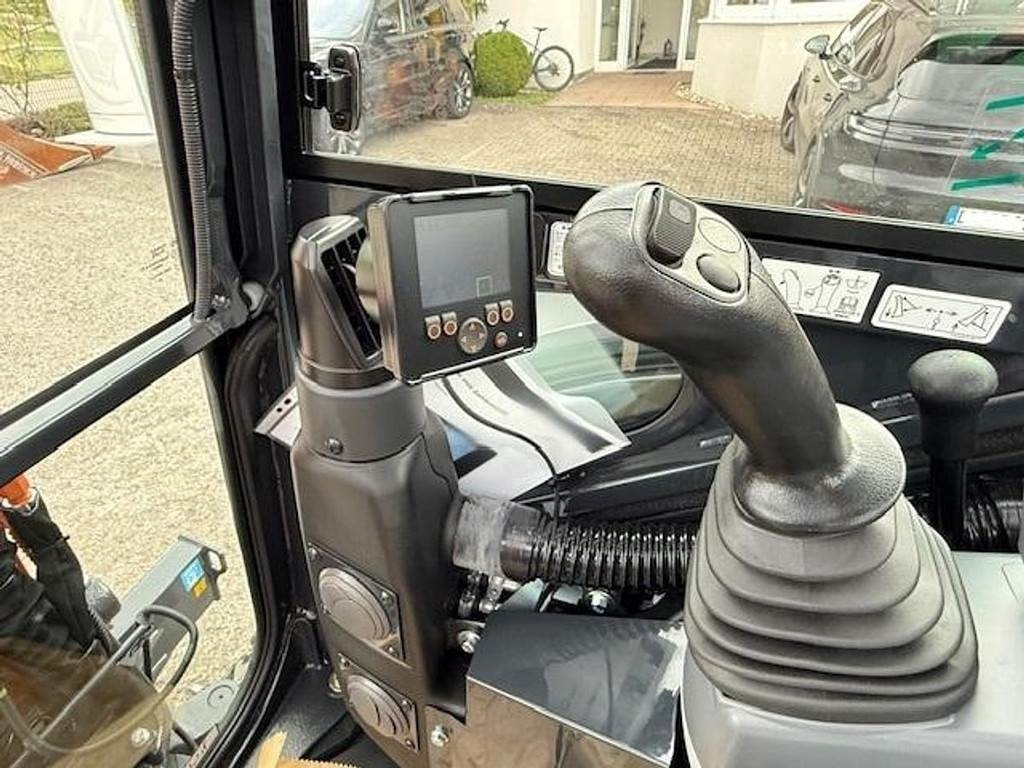 Hitachi ZX26 U-6 - 미니 굴삭기 : 사진 5 Hitachi ZX26 U-6 - 미니 굴삭기 : 사진 5