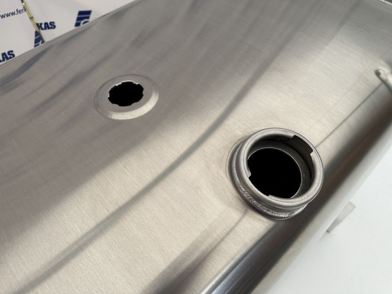 Iveco New aluminum fuel tank 400L - 연료 탱크 트럭 용 : 사진 4 Iveco New aluminum fuel tank 400L - 연료 탱크 트럭 용 : 사진 4