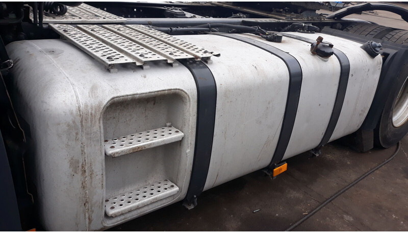 Mercedes-Benz complete fuel tank 820L - 연료 탱크 트럭 용 : 사진 3 Mercedes-Benz complete fuel tank 820L - 연료 탱크 트럭 용 : 사진 3